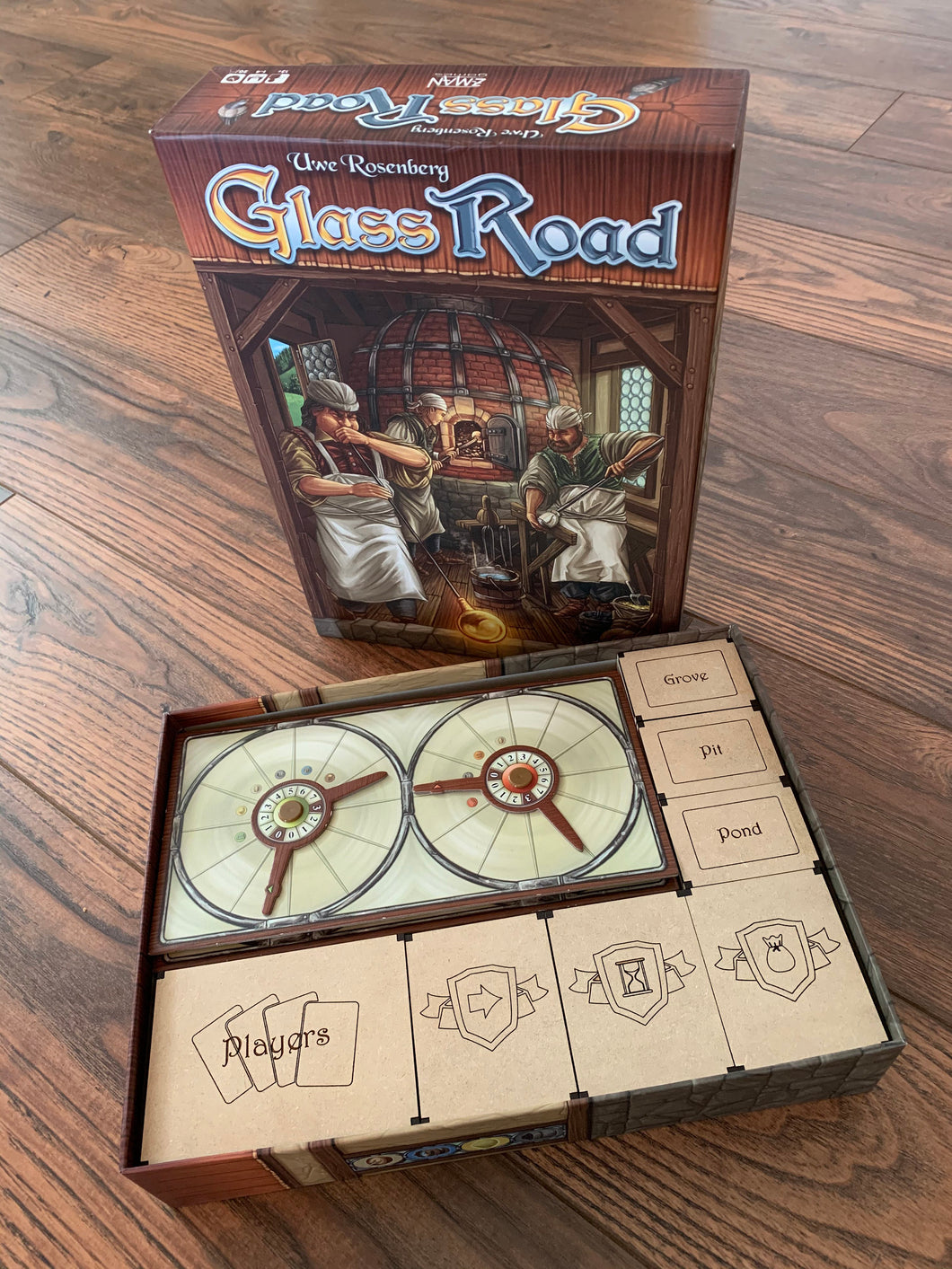 Organizer for Glass Road